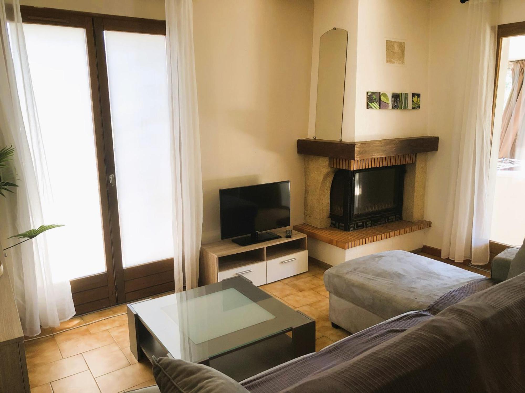 Hotel Les Persedes Lavilledieu  エクステリア 写真