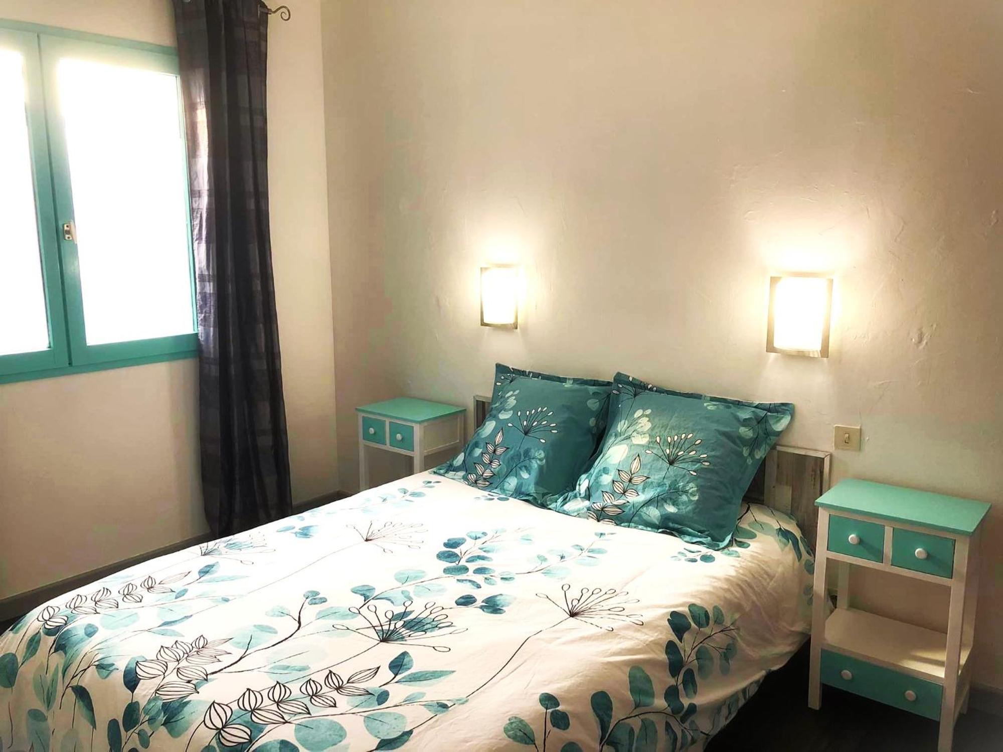 Hotel Les Persedes Lavilledieu  エクステリア 写真