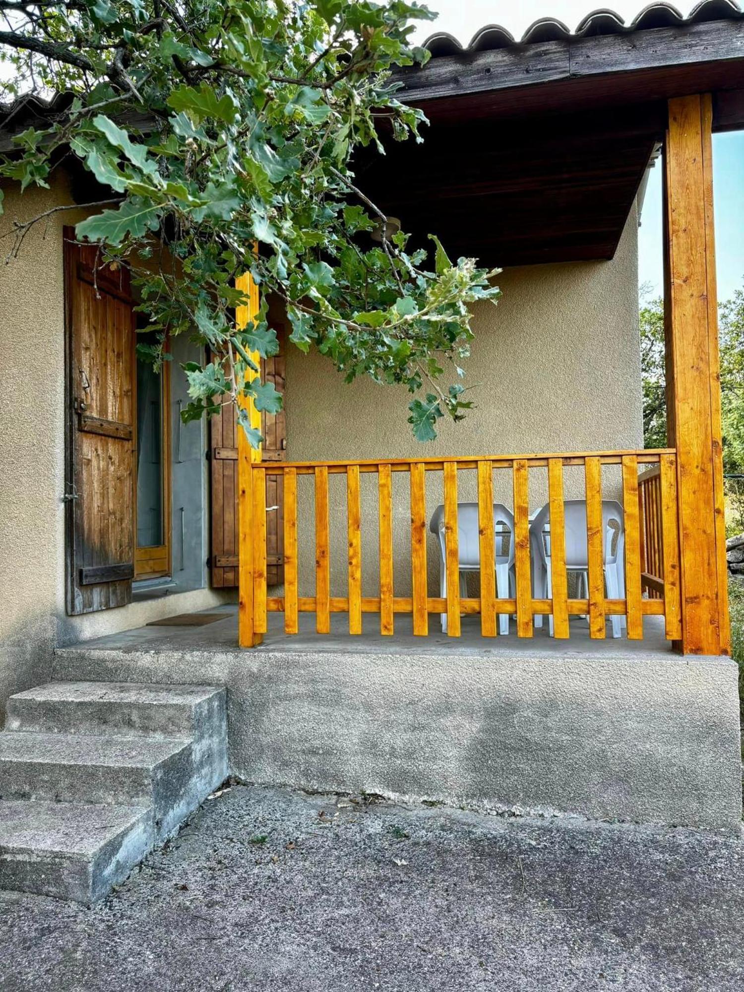 Hotel Les Persedes Lavilledieu  エクステリア 写真