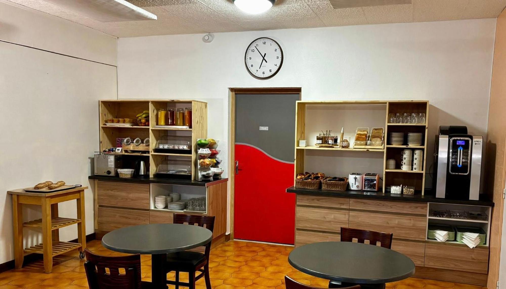 Hotel Les Persedes Lavilledieu  エクステリア 写真