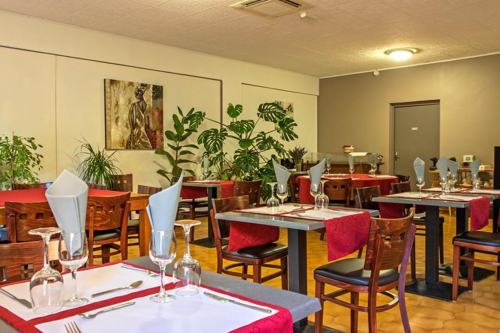 Hotel Les Persedes Lavilledieu  エクステリア 写真