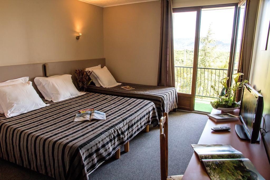 Hotel Les Persedes Lavilledieu  エクステリア 写真