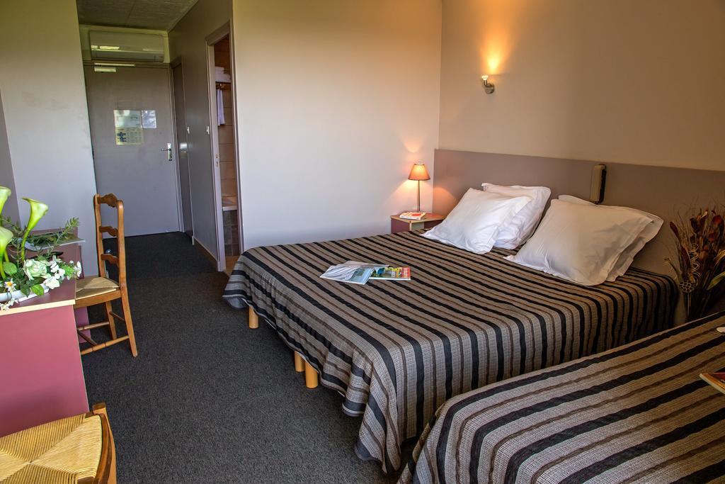 Hotel Les Persedes Lavilledieu  エクステリア 写真