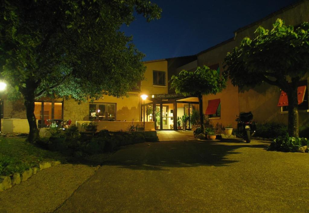 Hotel Les Persedes Lavilledieu  エクステリア 写真