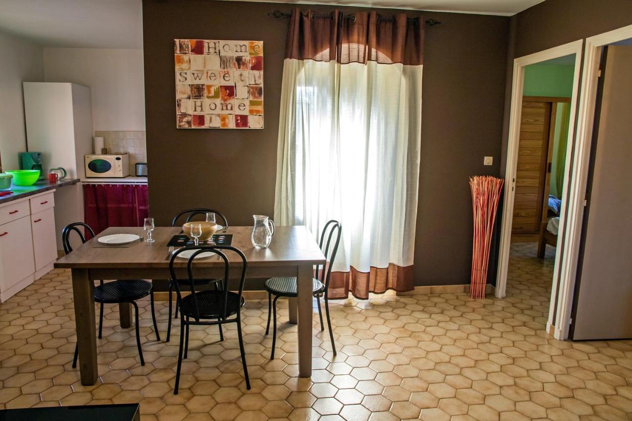 Hotel Les Persedes Lavilledieu  エクステリア 写真